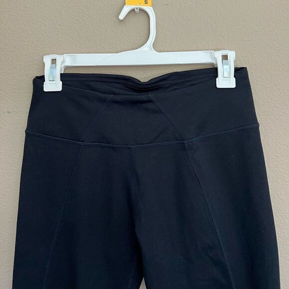 Fabletics  Crop  Leggings - Picture 2 of 8